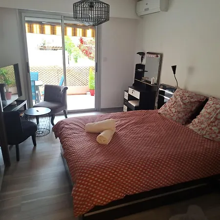 Promenade Des Apartment